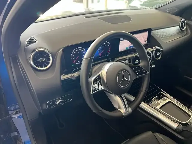 Mercedes-Benz GLA 220