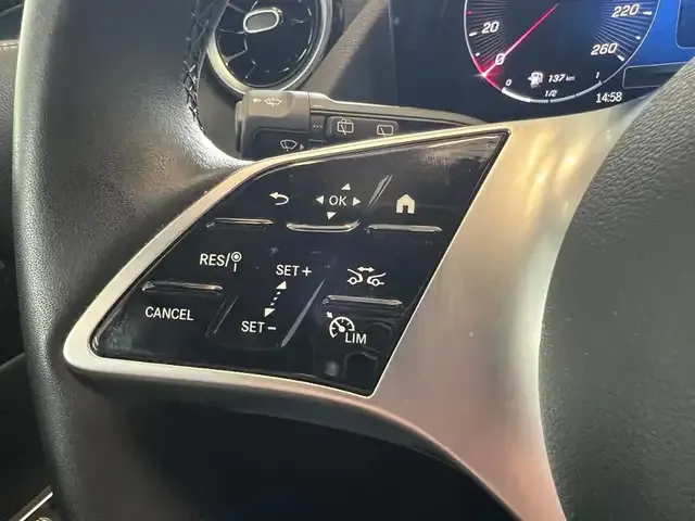 Mercedes-Benz GLA 220