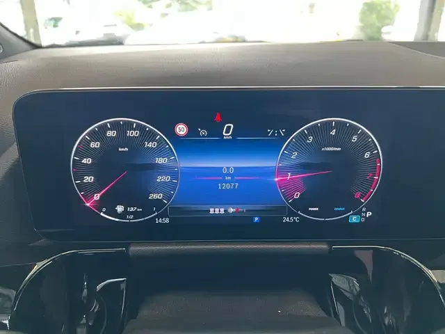 Mercedes-Benz GLA 220