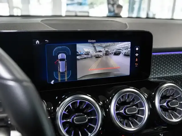 Mercedes-Benz EQB 300