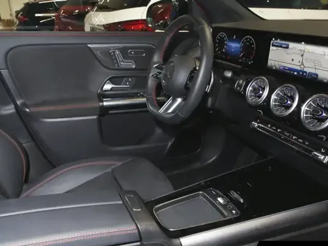 Mercedes-Benz GLA 200