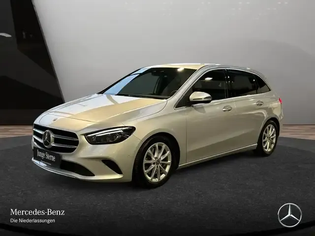 Mercedes-Benz B 220