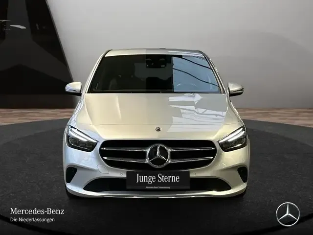 Mercedes-Benz B 220