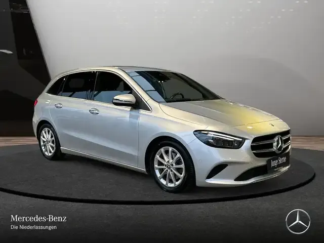 Mercedes-Benz B 220
