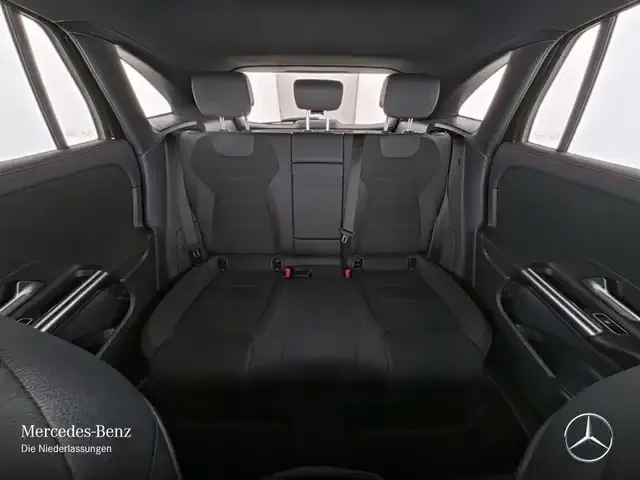 Mercedes-Benz EQA 300