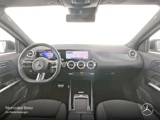 Mercedes-Benz EQA 300