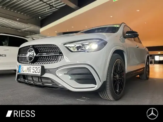 Mercedes-Benz GLA 200