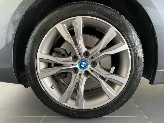 BMW 225