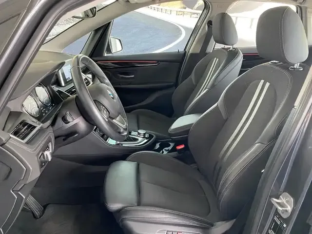 BMW 225