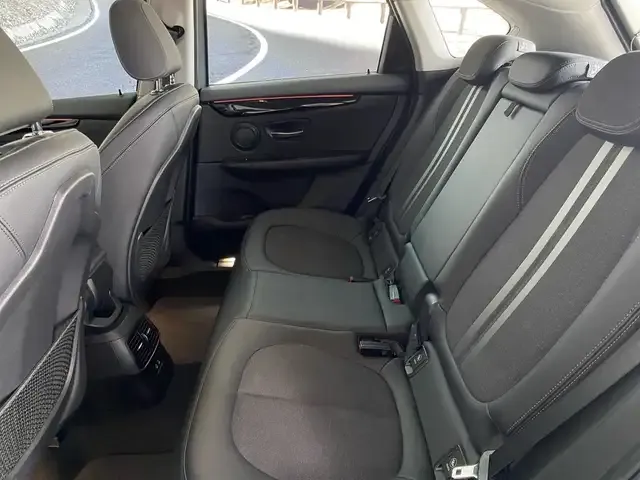 BMW 225