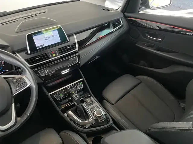 BMW 225