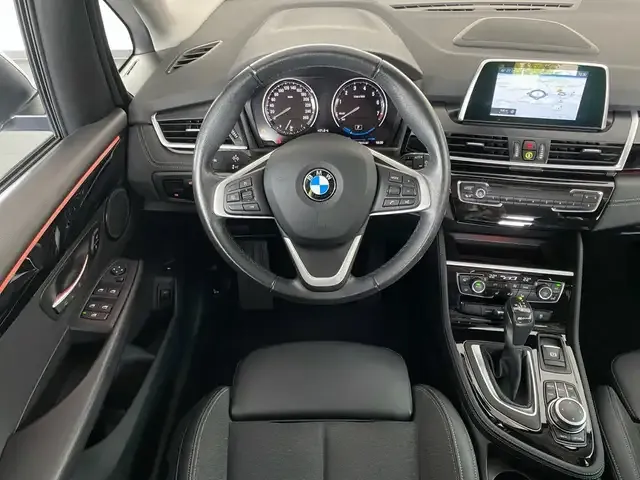 BMW 225