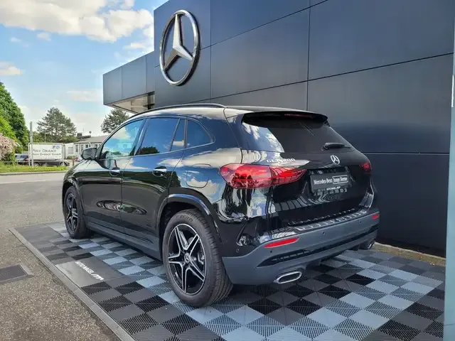 Mercedes-Benz GLA 200
