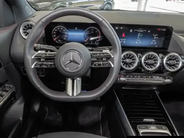 Mercedes-Benz GLA 220