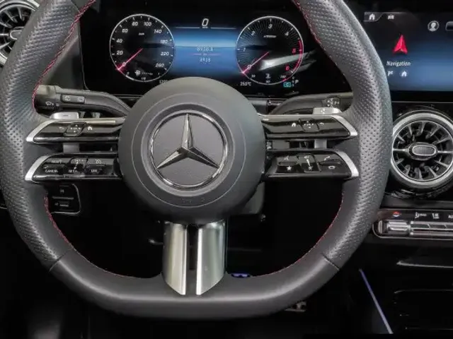 Mercedes-Benz GLA 220