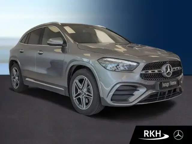 Mercedes-Benz GLA 220
