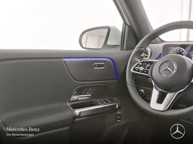 Mercedes-Benz EQB 300