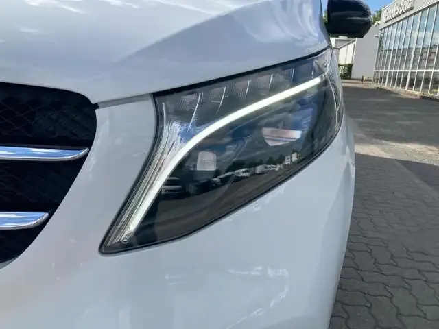 Mercedes-Benz V 250
