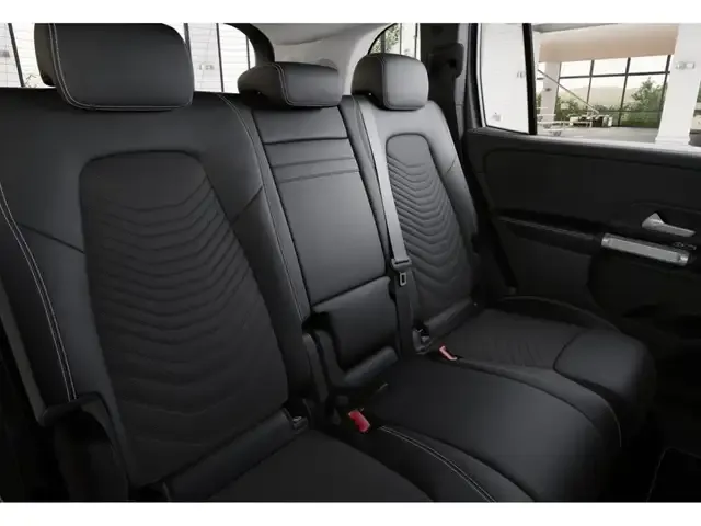 Mercedes-Benz GLB 220