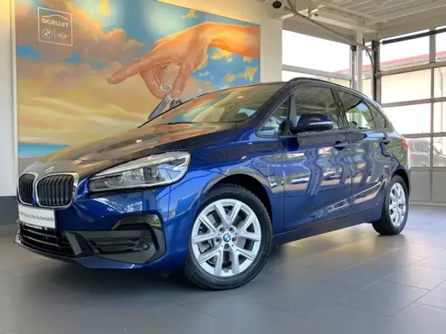 BMW 225