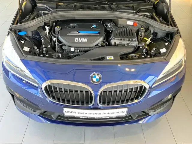 BMW 225