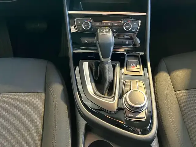 BMW 225