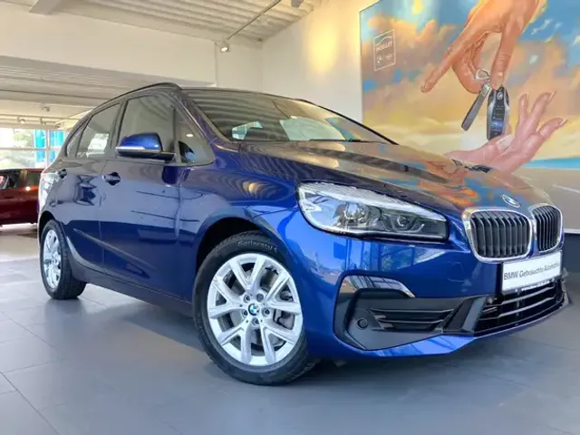 BMW 225