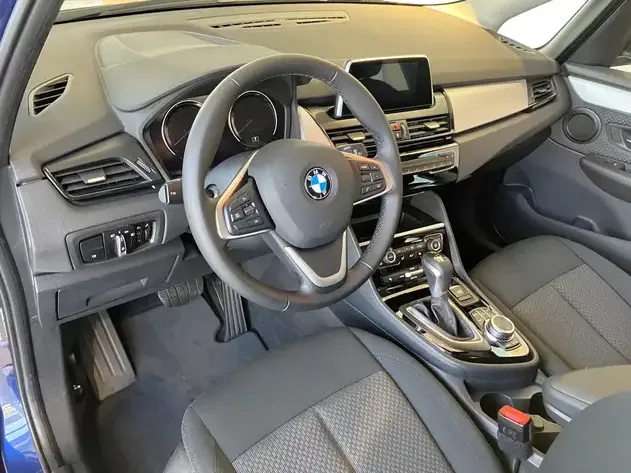 BMW 225