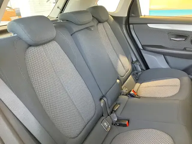 BMW 225