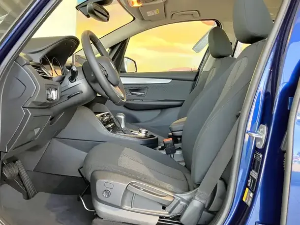 BMW 225