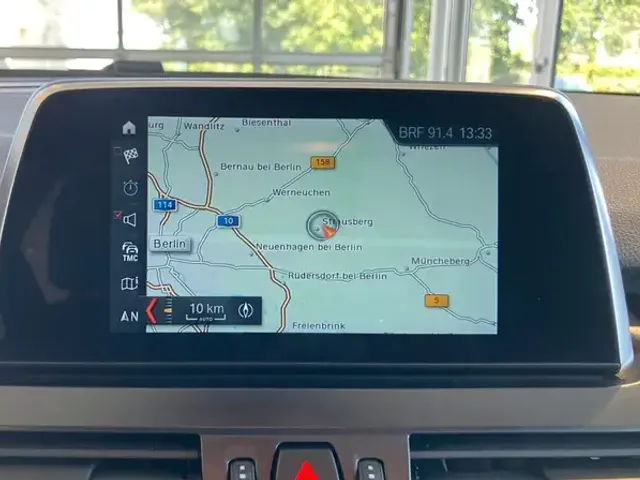 BMW 225