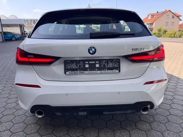 BMW 120