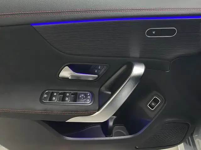 Mercedes-Benz CLA 220