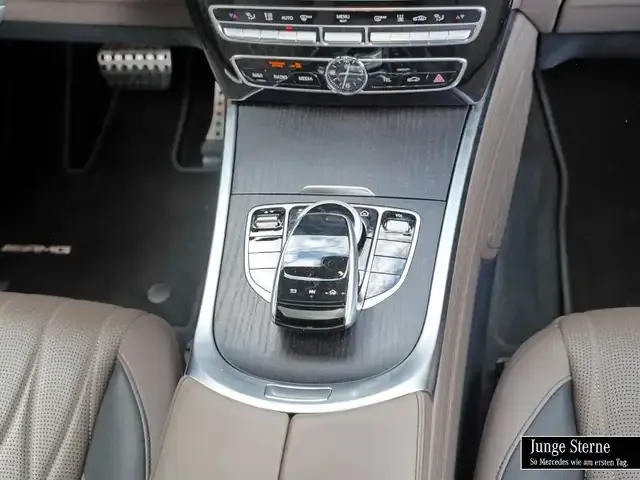 Mercedes-Benz G 500