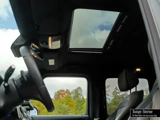 Mercedes-Benz G 500