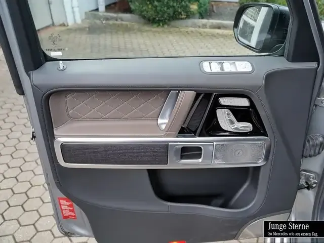 Mercedes-Benz G 500