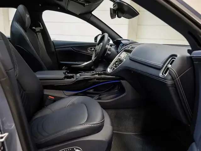 Aston Martin DBX