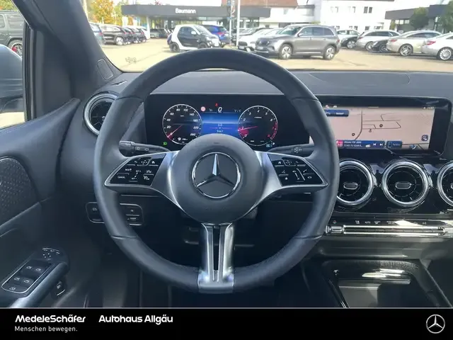 Mercedes-Benz B 220