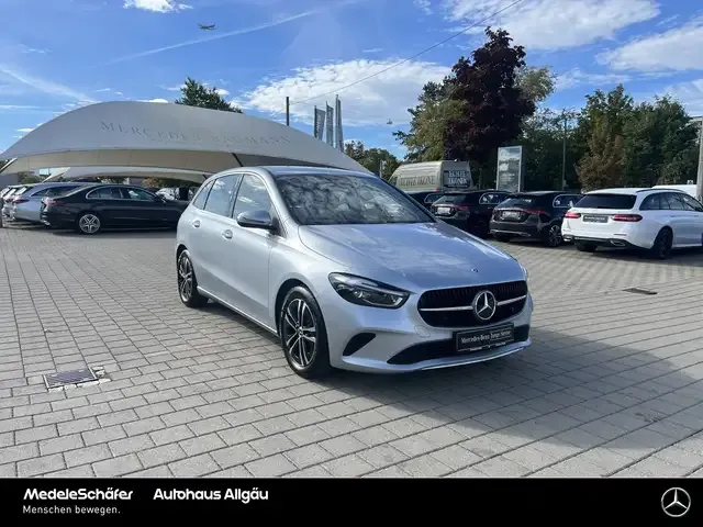 Mercedes-Benz B 220
