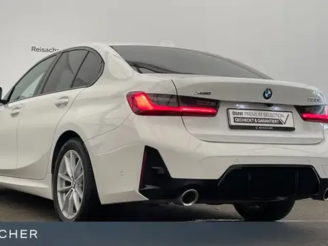 BMW 330