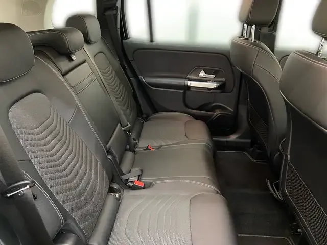 Mercedes-Benz GLB 220