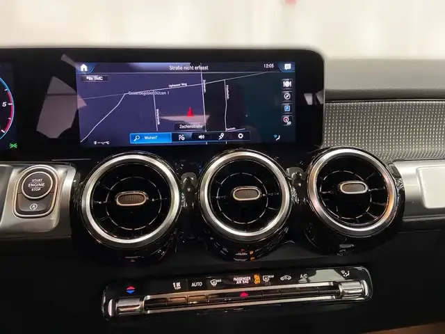 Mercedes-Benz GLB 220