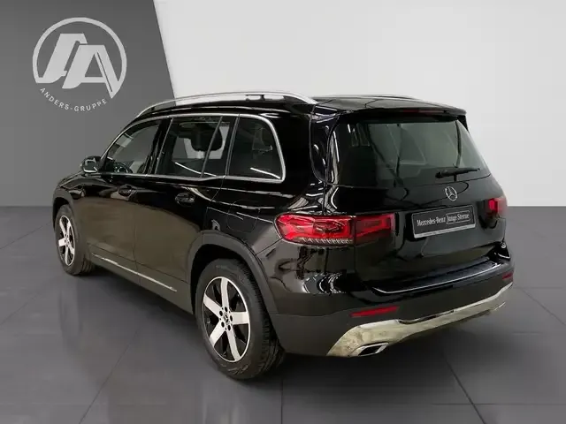 Mercedes-Benz GLB 220