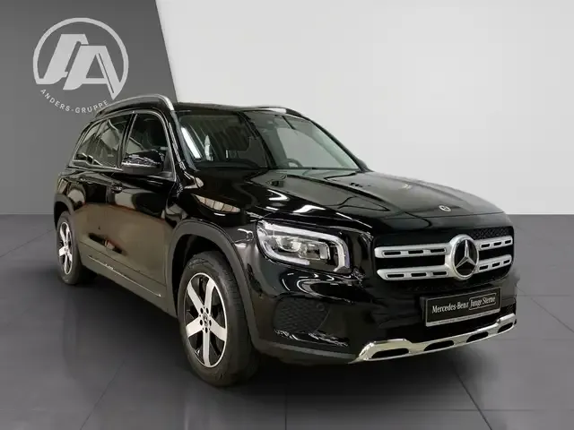 Mercedes-Benz GLB 220