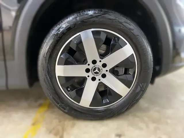 Mercedes-Benz GLB 220