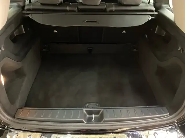 Mercedes-Benz GLB 220