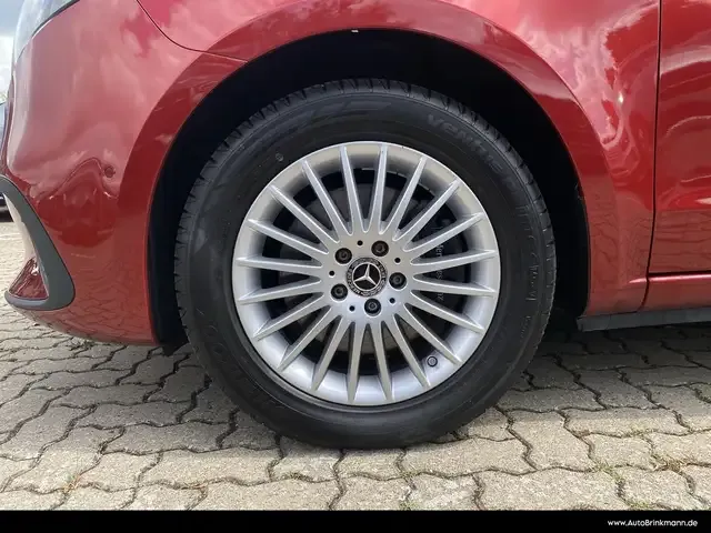 Mercedes-Benz V 220