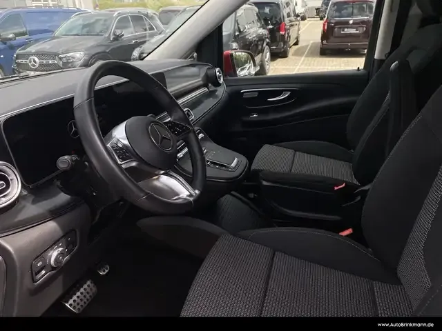 Mercedes-Benz V 220