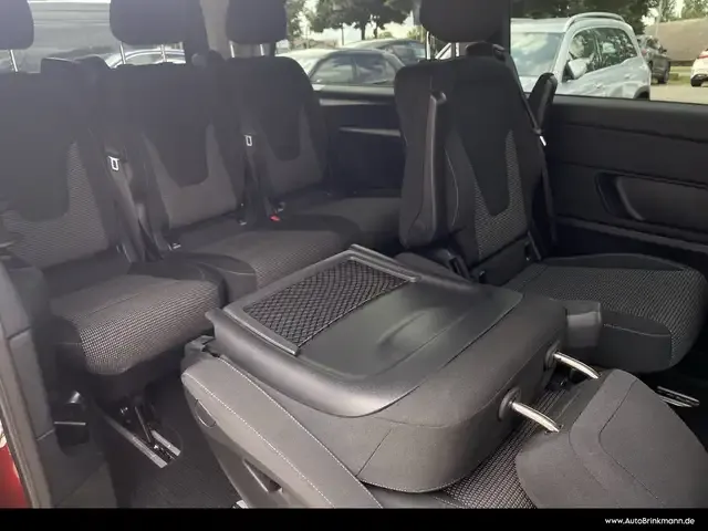 Mercedes-Benz V 220