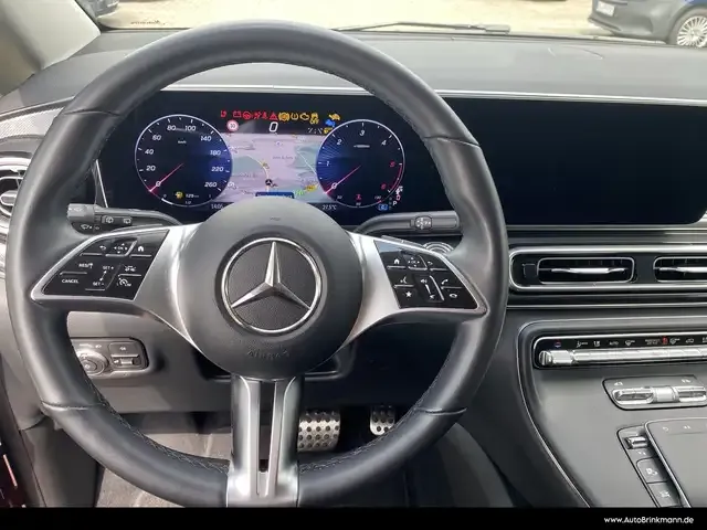 Mercedes-Benz V 220